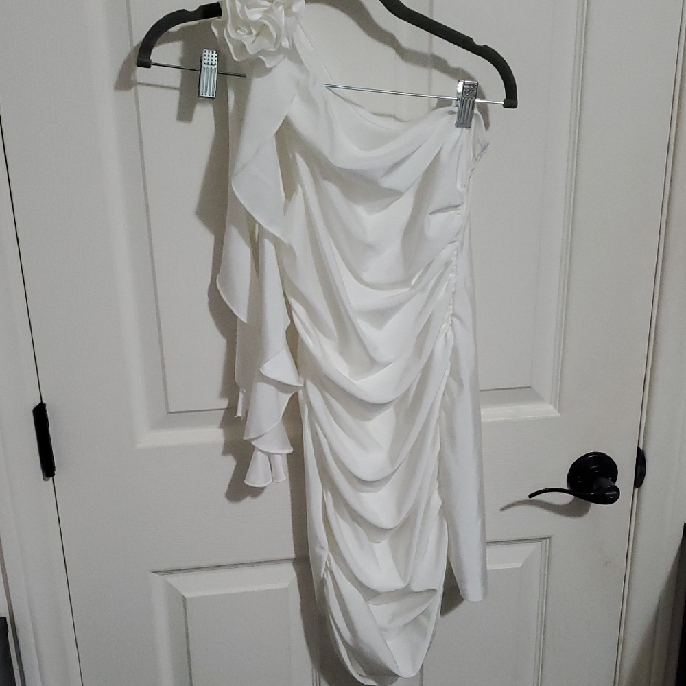 SHEIN White Asymmetrical One-Shoulder Dress